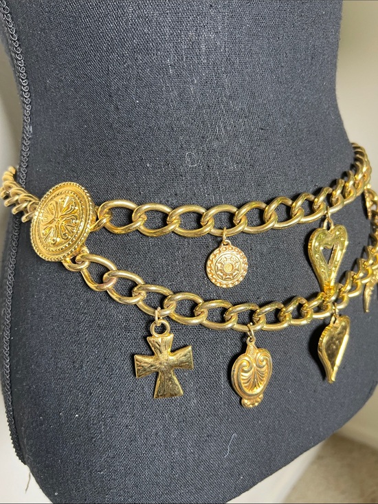 ESCADA Women\'s Vintage Couture Gilded Gold Chain Link Charm Medallion Belt main image 11